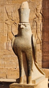 statue-horus-edfu-temple-10596975